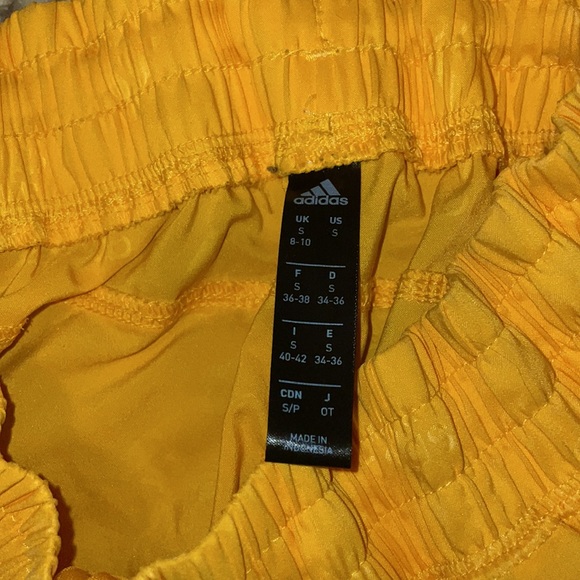 Yellow Adidas shorts - Picture 2 of 2